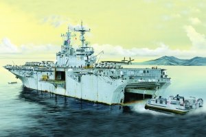 Hobby Boss 83403 USS Essex LHD-2 1/700