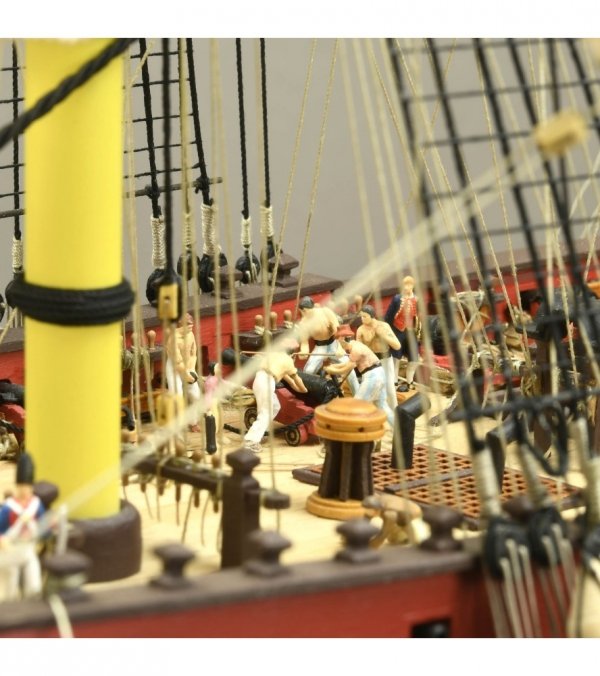 ARTESANIA LATINA 22901 Santisima Trinidad Trafalgar Ed. 1805 + figurki + miedziane poszycie 1/84