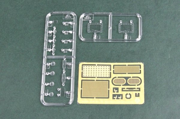 Hobby Boss 82485 PLA PTL02 Wheeled Tank Destroyer (1:35)