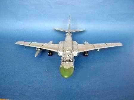Trumpeter 01613 Tupolev Tu-16K-10 BADGER C (1:72)