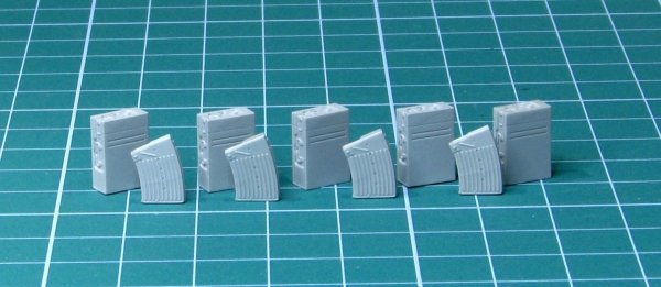 EUREKA XXL E-043 2 cm FlaK38 ammo boxes and magazines 1:35