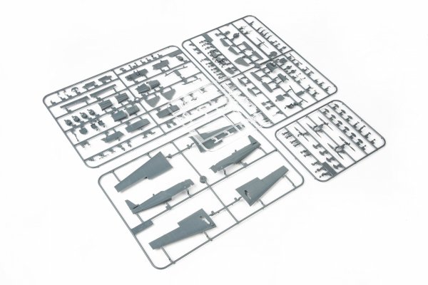 Eduard 82185 Z-526 Trenér Master 1/48