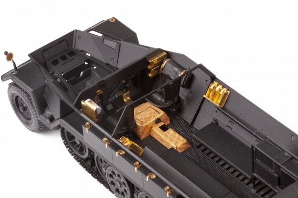 Eduard 36518 Sd. Kfz. 251/18 Ausf. A ICM 1/35