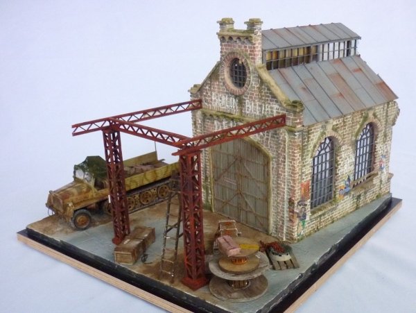 RT-Diorama 35292 Diorama-Base: &quot;Railroad Shed&quot; 1/35