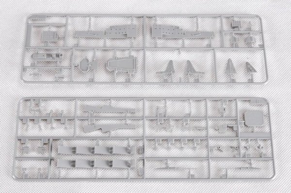 Trumpeter 05720 Russian Navy Slava Class Cruiser Moskva 1/700