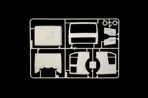  Italeri 3956 Mercedes Benz SK 1844 LS V8 1/24