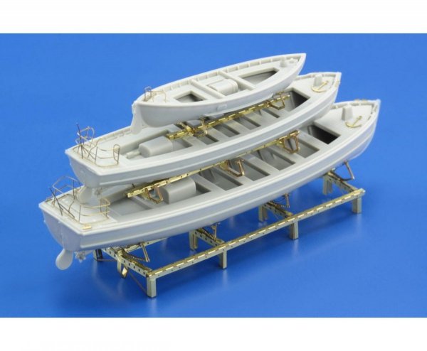 Eduard 53104 USS Arizona part 3 - life boats TRUMPETER 1/200