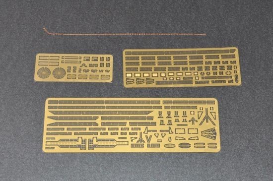 Trumpeter 04551 PLA Navy Type 071 Amphibious Transport Dock (1:350)