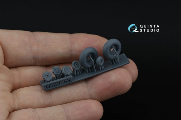 Quinta Studio QT48063 LaGG-3, MiG-3, La-5/La-7/La-9, Yak-7/Yak-9, I-185/250 Wheels (longitudinal tread) (all kits) 1/48