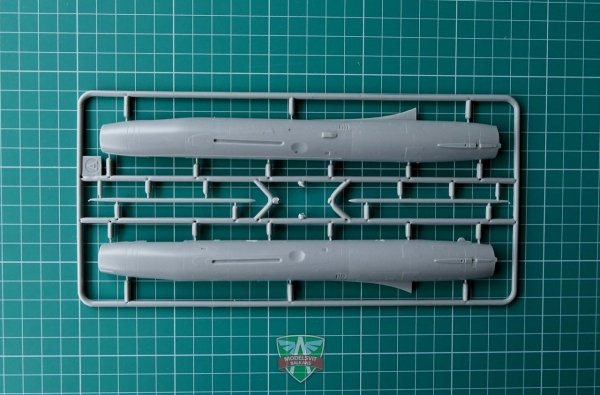 Modelsvit 72009 S-22I(Su-7IG) variable wing geometry 1/72