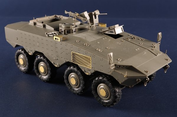 Hobby Boss 84509 IDF Eitan Wheeled APC 1/35