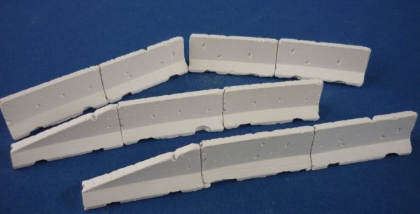 RT-Diorama 35266 Concrete barrier Set No.1 (10 pcs) 1/35