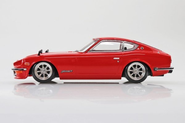 Aoshima 06474 Nissan S30 Fairlady Z Custom (Red) 1/32