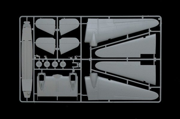 Italeri 1338 Dakota Mk.III (1:72)