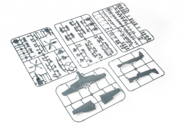 Eduard 84117 Fw 190A-4 w/ engine flaps &amp; 2-gun wings 1/48