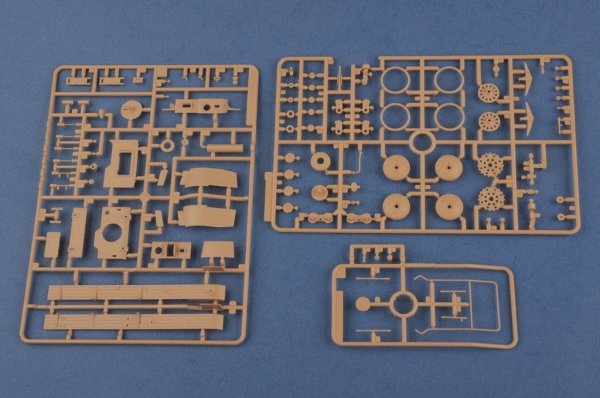 Hobby Boss 80141 German Panzer Kpfw.38(t) Ausf.B w/. Full Interior 1/35