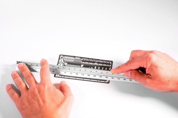 AK Interactive AK9049 METALLIC MULTI SCALE TRIANGULAR RULER