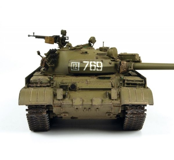 Zvezda 3679 Soviet T-62M Main Battle Tank 1/35