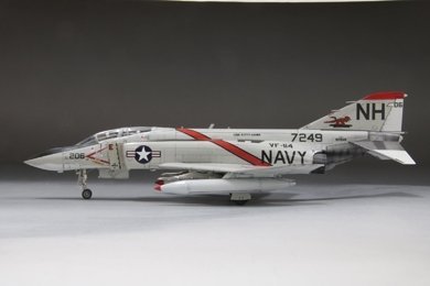 Fine Molds FP43S U.S. Navy Jet Fighter F-4J &quot;Aardvarks&quot; 1/72