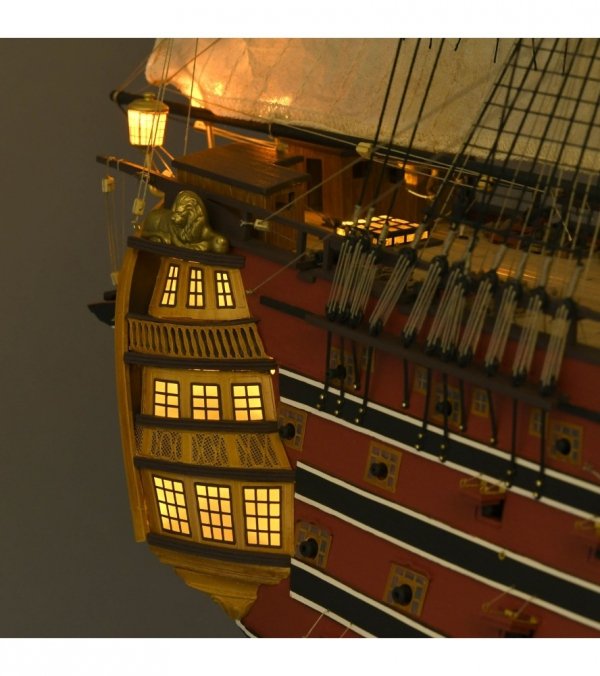 ARTESANIA LATINA 22901 Santisima Trinidad Trafalgar Ed. 1805 + figurki + miedziane poszycie 1/84