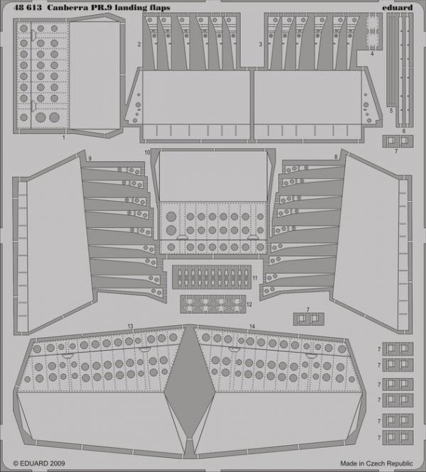 Eduard 48613 Canberra PR.9 landing flaps  AIRFIX 1/48