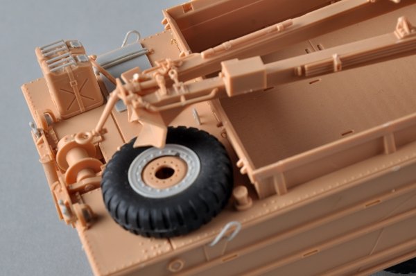 I Love Kit 63540 GMC DUKW-353 with 105mm Howitzer 1/35