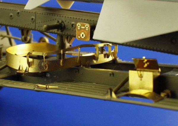 Eduard BIG3529 SA-2 MISSILE / ZiL-157 Truck TRUMPETER 1/35