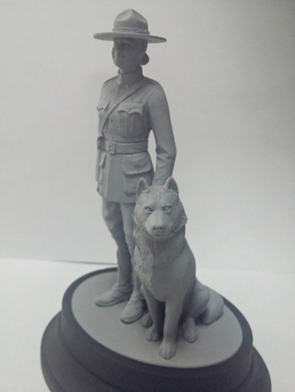 ICM 16008 RCMP Female Officer with dog (1:16)