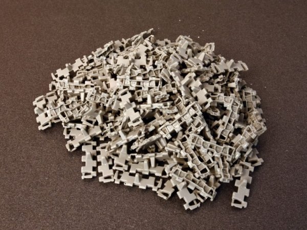 MiniArt 37048 T-54,T-55,T-62 OMSh INDIVIDUAL TRACK LINKS SET. LATE TYPE (1:35)