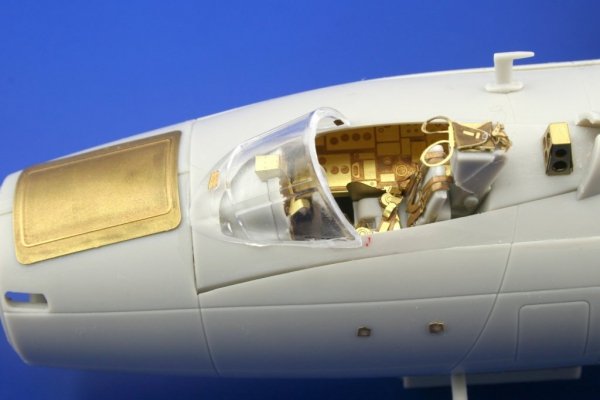 Eduard 49437 Canberra PR.9 S. A. 1/48 Airfix