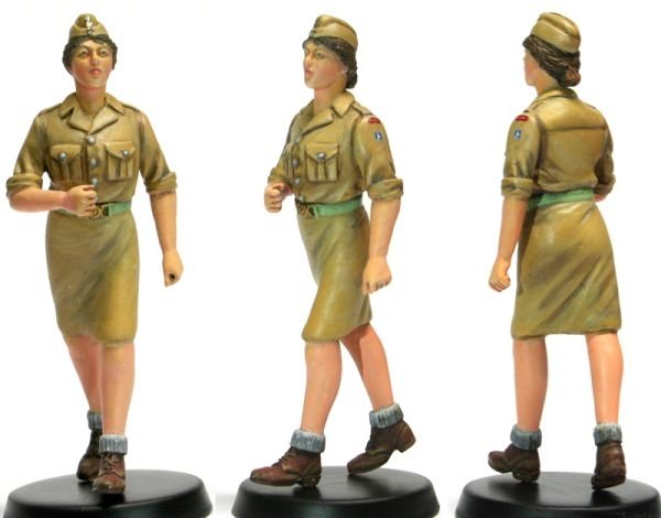 Toro 35F72 Middle East &amp; Italy 1943-46 - Ochotniczka Pomocniczej Wojskowej Służby Kobiet Figurka wraz z kalkomanią 1/35