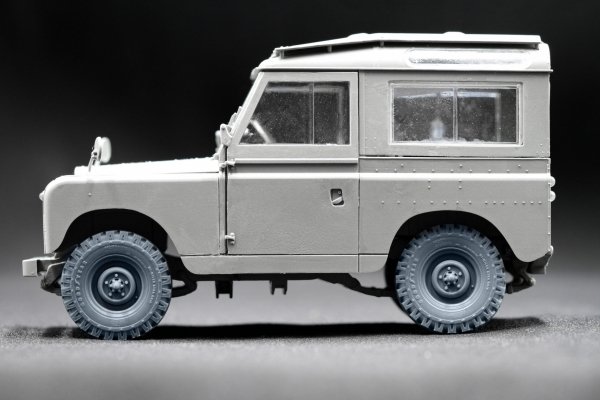 ScaleX WM 35020 L. Rover 88 6.5 small Ordinary wheel set (for AK-Interactive) 1/35
