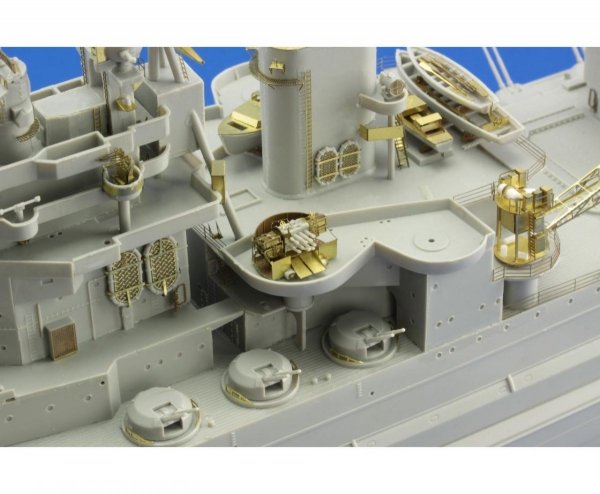 Eduard 53149 HMS Queen Elizabeth 1943 pt 5 - deck &amp; main batteries TRUMPETER 1/350