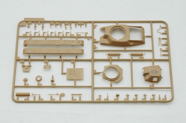 Trumpeter 00352 France 39(H) TANK SA 38 37mm gun (1:35)