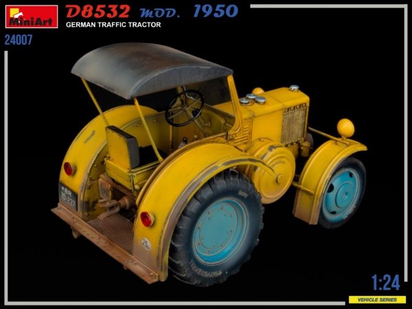 MiniArt 24007 GERMAN TRAFFIC TRACTOR D8532 MOD.1950 1/24