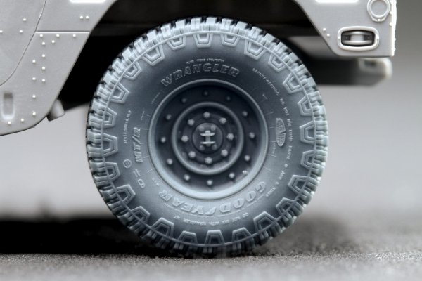 ScaleX WM 35002 HMMWV MT/R 12-bolt Ordinary wheel set (for Academy, ICM) 1/35