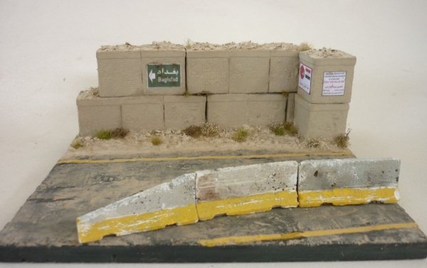RT-Diorama 35261 Diorama-Base: &quot;Dessert Street&quot; 1/35