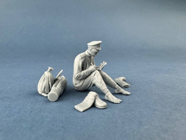 Copper State Models F35-066 Imperial Russian Army Soldier a letter home 1/35