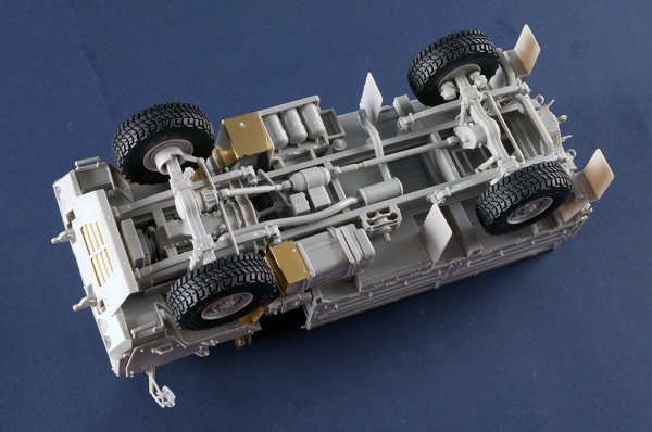 Trumpeter 01097 M1078A1P2 2.5 Ton LMTV Cargo Truck 1/35