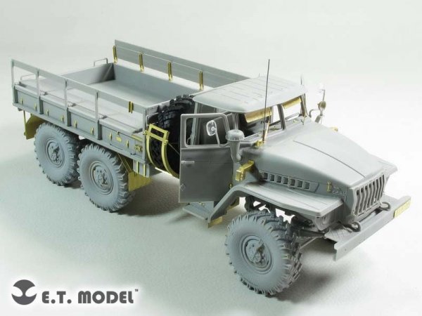 E.T. Model E35-194 Russian URAL-4320 Truck (For TRUMPETER 01012) (1:35)
