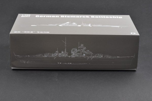 Trumpeter 03702 German Bismarck Battleship (1:200)