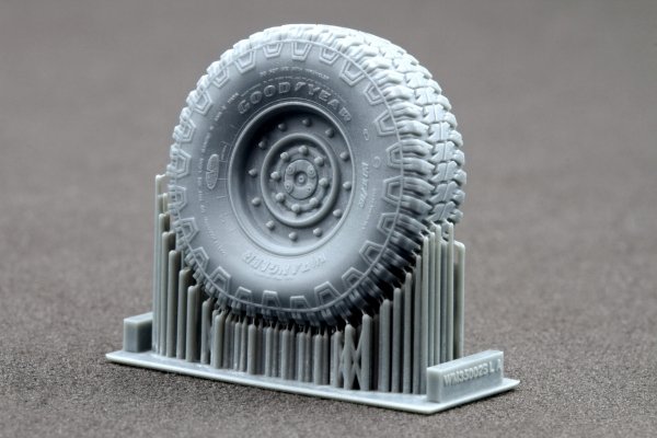 ScaleX WM 35002S HMMWV MT/R 12-bolt Sagged wheel set (for Academy, ICM) 1/35