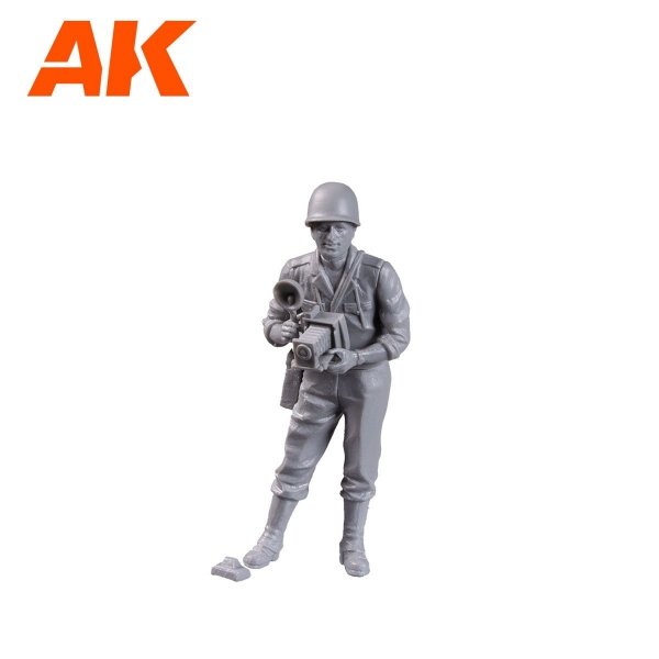 AK Interactive AK35015 PHOTOGRAPHERS (DIFFERENT ERAS) 1/35