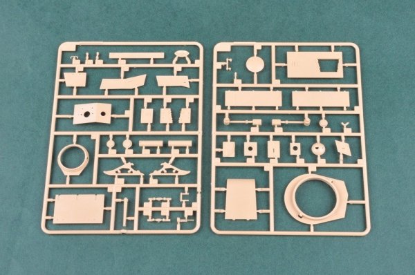 Hobby Boss 82493 Soviet T-24 Medium Tank (1:35)