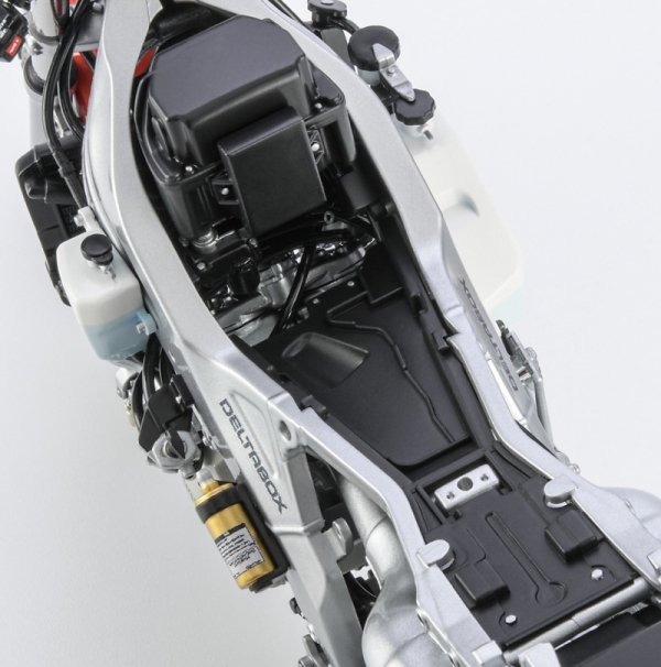 Hasegawa 21517-BK17 Yamaha TZR250 (3MA) (1989) 1/12