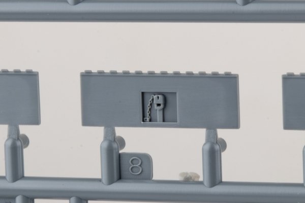 Snowman Model SP-8001 Sd.kfz.251/1 Ausf.D 1/35