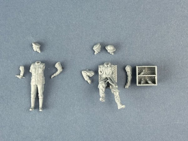 Copper State Models F32-062 British Dispatch Rider taking carrier pigeons to the front line 1/32