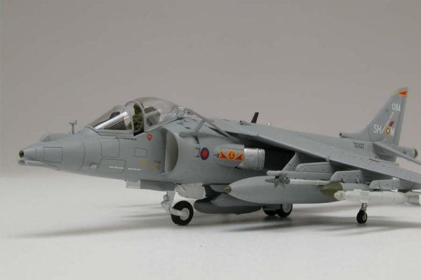 Airfix 55300 BAe Harrier GR9A Starter Set 1:72