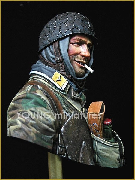 Young Miniatures YM1828 German Fallschirmjager Ardennes 1944 1/10