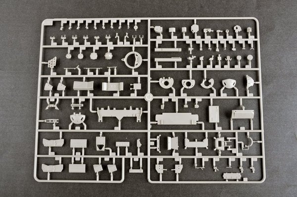 Trumpeter 09610 Russian T-72B3 with 4S24 Soft Case ERA &amp; Grating Armour 1/35
